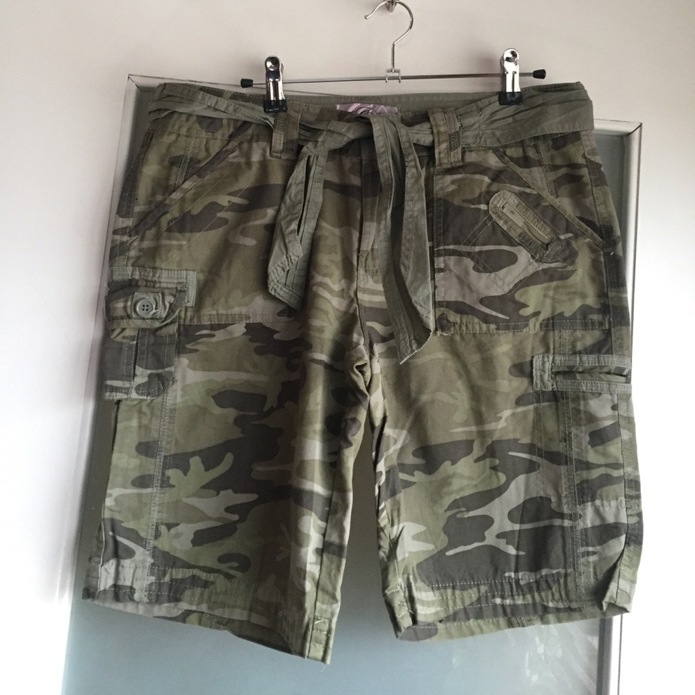 G&M camo cargo shorts